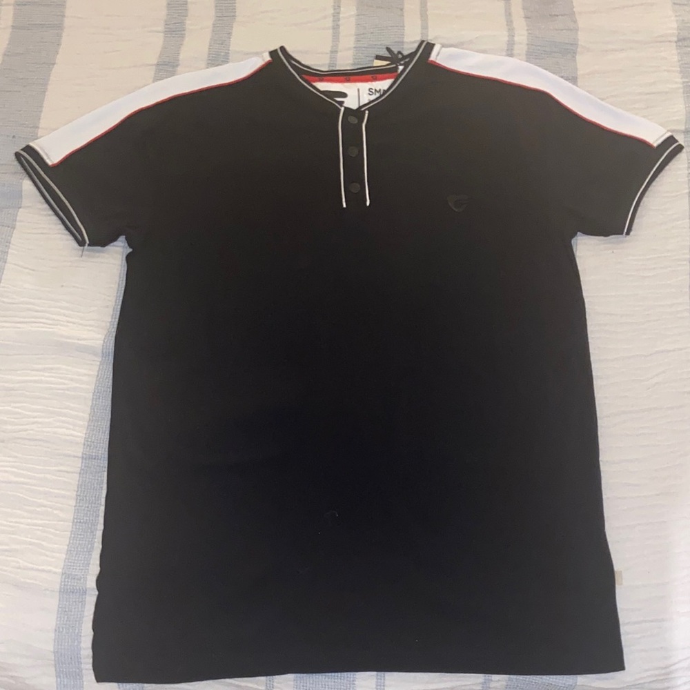 Classic Black and White Men's Short Sleeve Tee